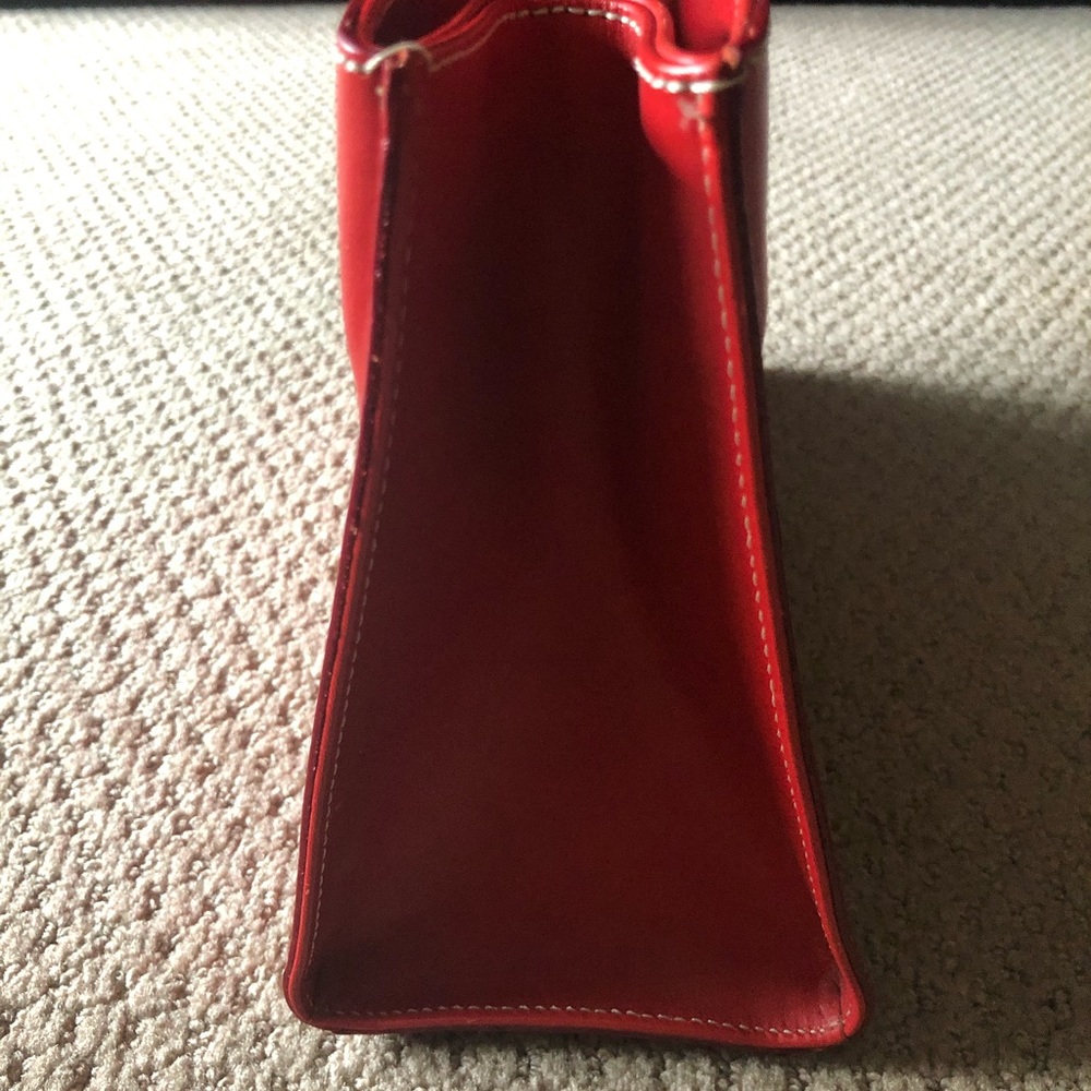 Guia’s Red Bag - Picture 2 of 8